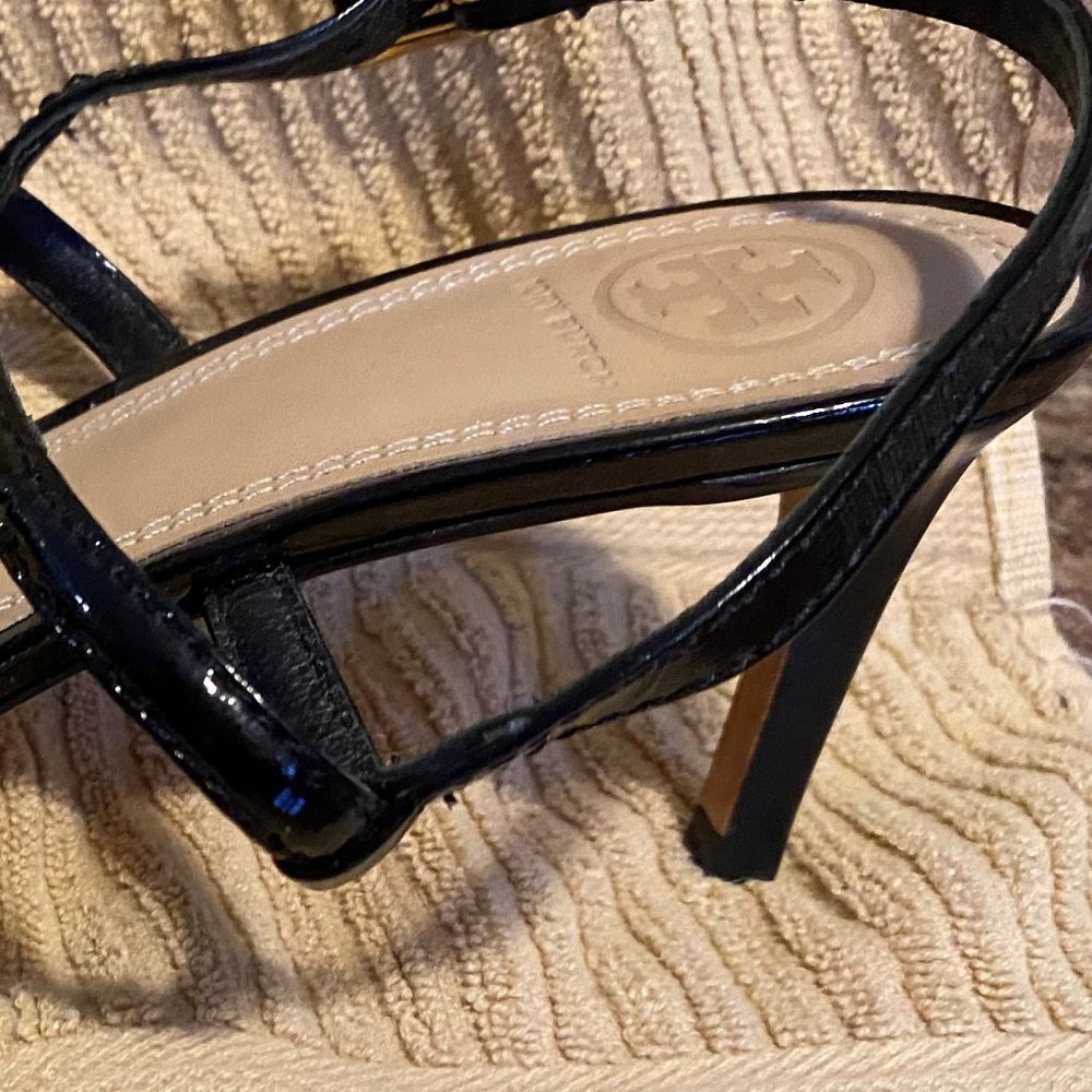 Tory Burch Logo Saffiano T-Strap Heels, Size 9 - Picture 8 of 9